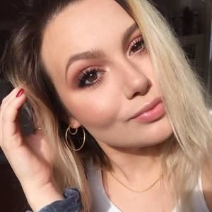 Meet your Posher, Briana